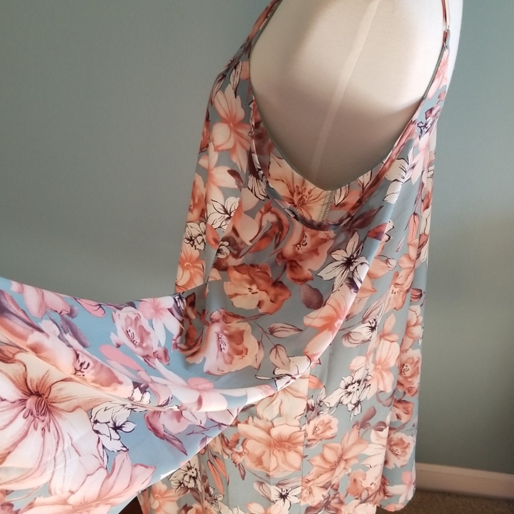 Sugar Lips floral dress. Size Med. Perfect - Picture 3 of 4